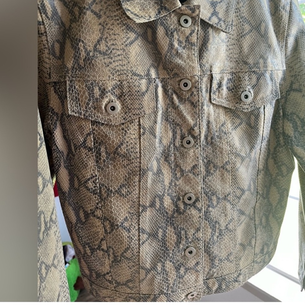 Snake Print Jacket - Picture 5 of 11